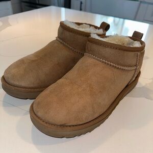 UGG ultra mini 8